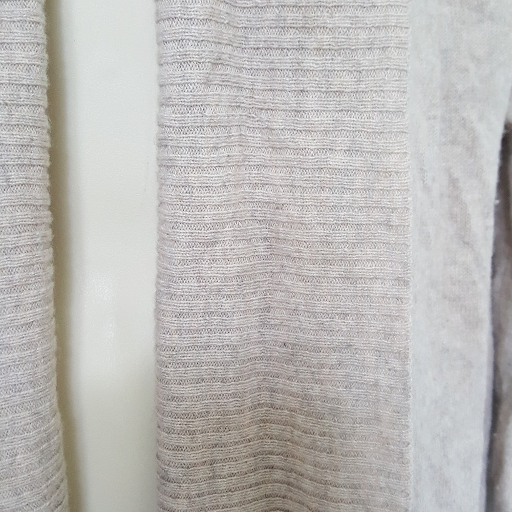 🍀SALE🍀Ann Taylor Sweater - Picture 3 of 8
